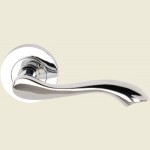 Venus Lever On Rose - Polished Chrome Door Handles